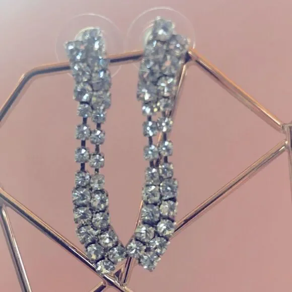 Rhinestone drop fashion earrings - Picture 2 of 5